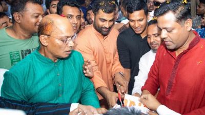 ফেনীতে টপটেন মার্ট উদ্বোধন করলেন তামিম