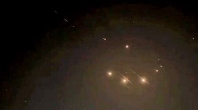 ইসরায়েলে ক্ষেপণাস্ত্র-ড্রোন দিয়ে হামলা চালিয়েছে ইরান