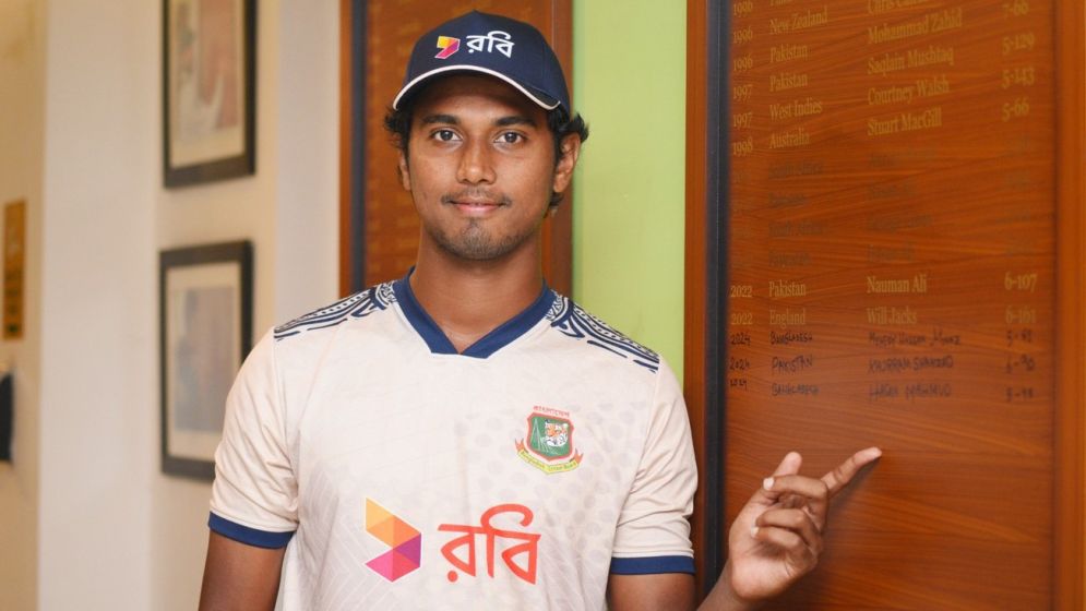 ৫ উইকেট তুলে নিয়ে হাসানই ‘রাজা!’ 