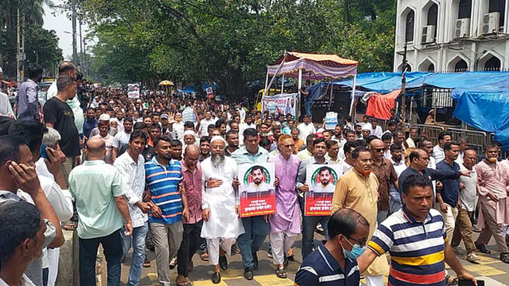 ইশরাককে মেয়র পদে বসানোর দাবি, সচিবালয় থেকে আবার নগর ভবনের সামনে বিক্ষোভকারীরা